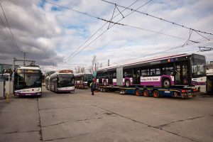 Cluj Napoca Primarul Emil Boc a anunțat că au ajuns primele 3 noi autobuze electrice articulate